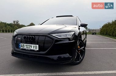 Внедорожник / Кроссовер Audi e-tron 2018 в Хмельнике