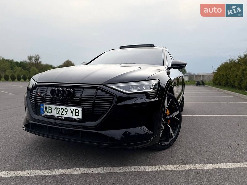 Внедорожник / Кроссовер Audi e-tron 2018 в Хмельнике