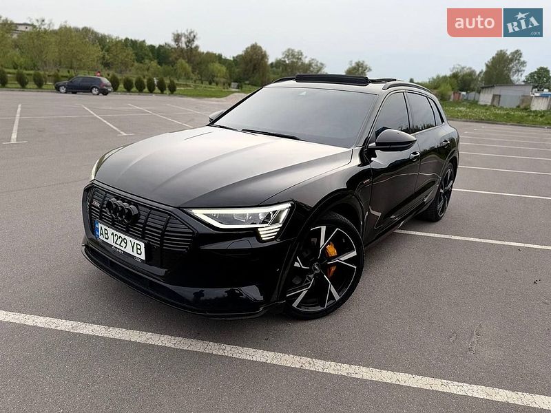 Внедорожник / Кроссовер Audi e-tron 2018 в Хмельнике