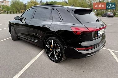 Внедорожник / Кроссовер Audi e-tron 2018 в Хмельнике