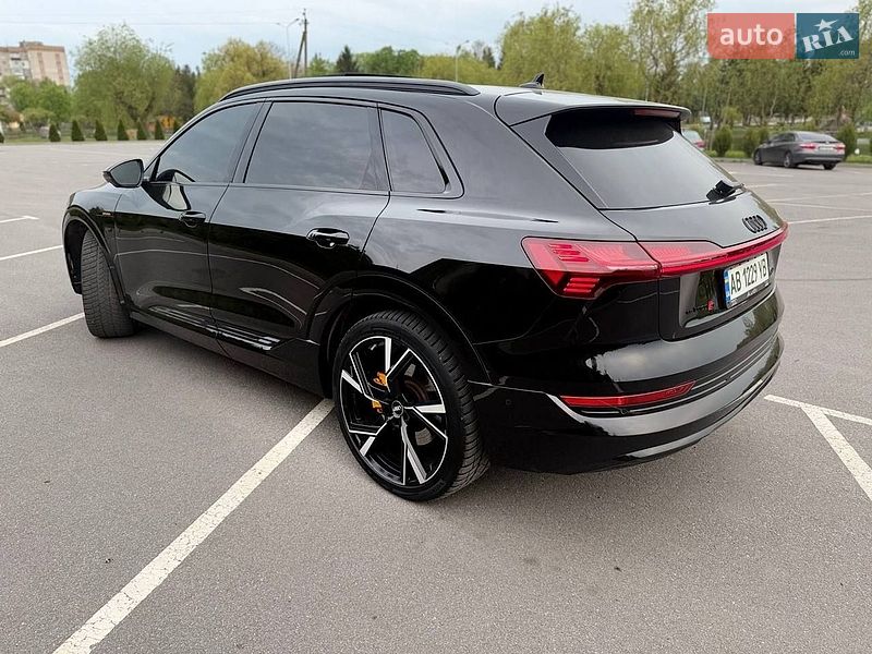 Внедорожник / Кроссовер Audi e-tron 2018 в Хмельнике