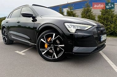 Внедорожник / Кроссовер Audi e-tron 2018 в Хмельнике