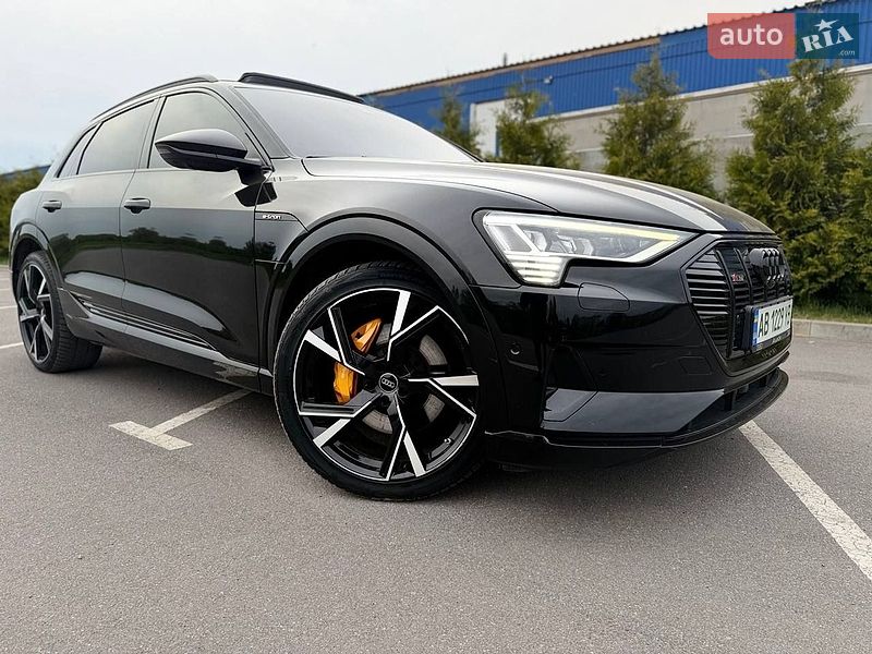 Внедорожник / Кроссовер Audi e-tron 2018 в Хмельнике
