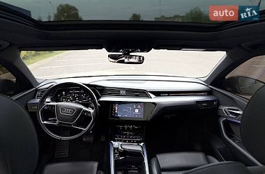 Внедорожник / Кроссовер Audi e-tron 2018 в Хмельнике