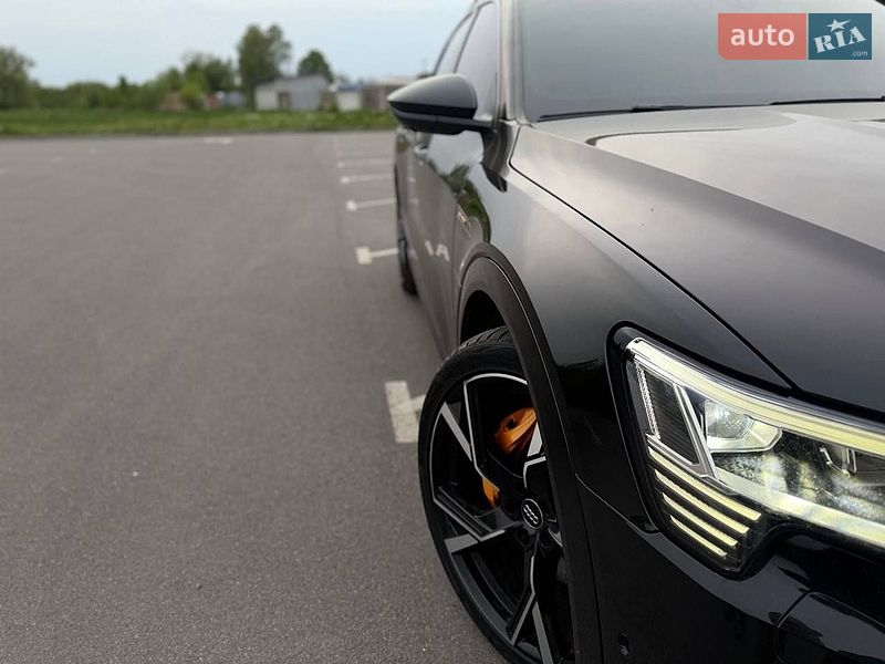 Внедорожник / Кроссовер Audi e-tron 2018 в Хмельнике