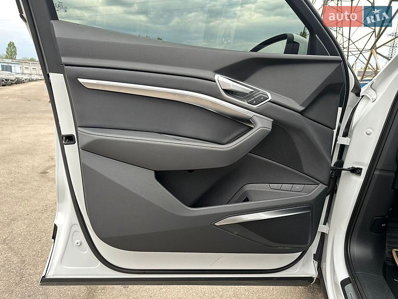 Внедорожник / Кроссовер Audi e-tron 2021 в Харькове