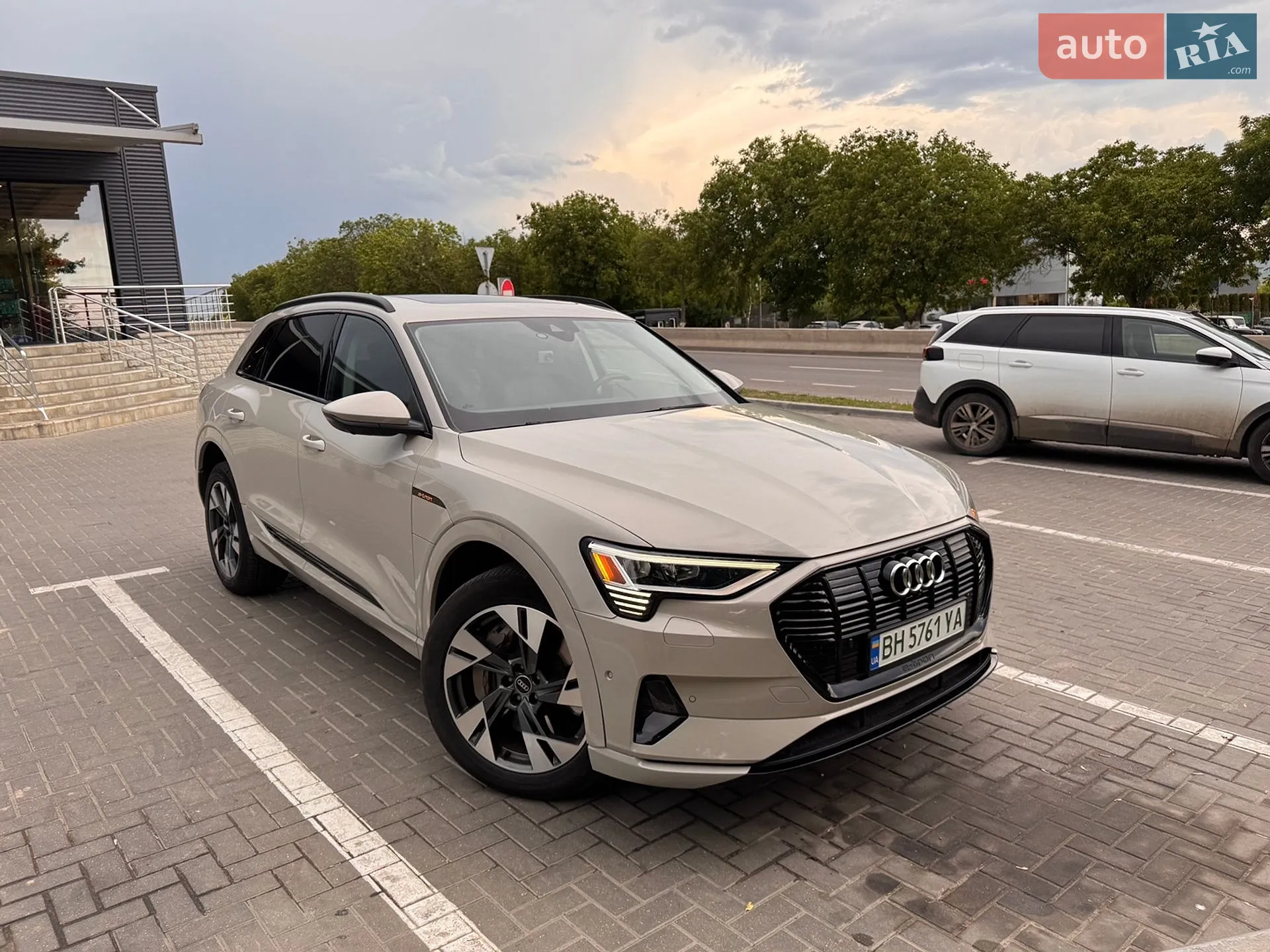 2021 Audi e-tron - мініатюра 2