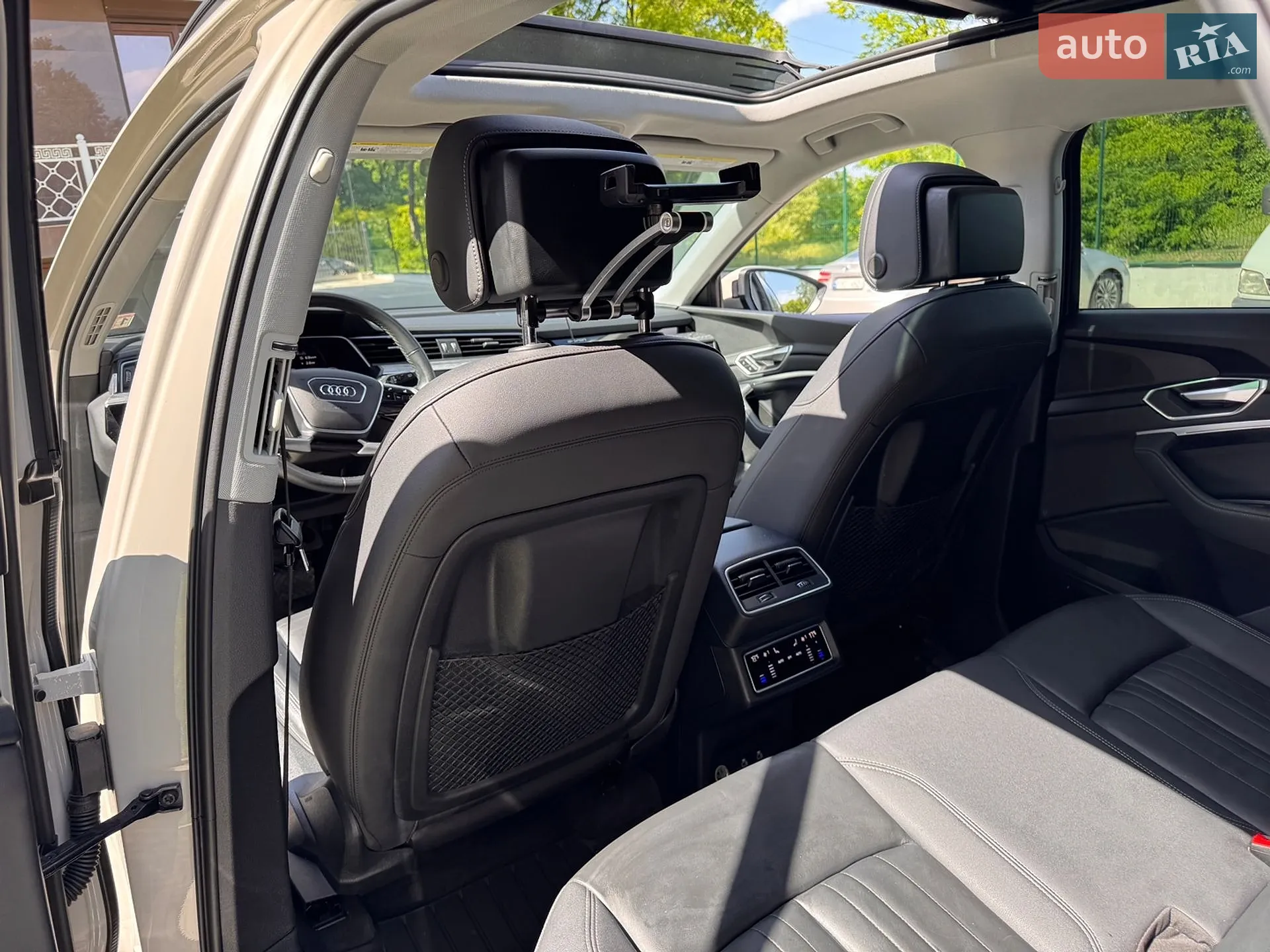 2021 Audi e-tron - мініатюра 28