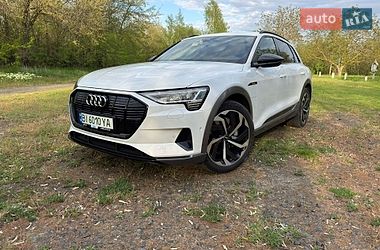 Позашляховик / Кросовер Audi e-tron 2021 в Лубнах