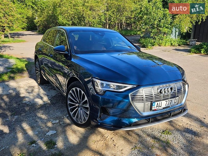 Audi e-tron 2019