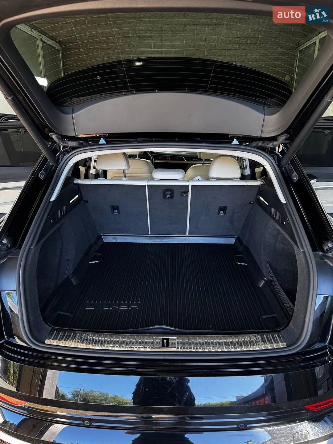 2019 Audi e-tron - мініатюра 8