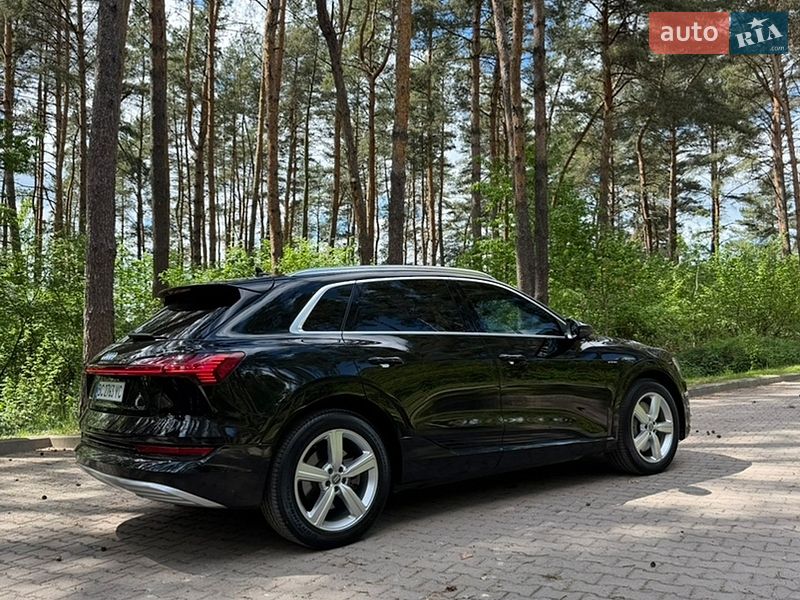 Внедорожник / Кроссовер Audi e-tron 2019 в Львове