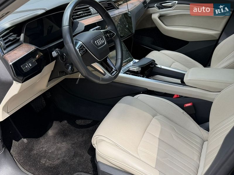 Внедорожник / Кроссовер Audi e-tron 2019 в Львове
