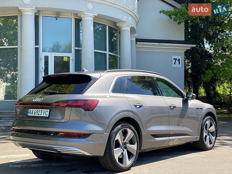 Внедорожник / Кроссовер Audi e-tron 2019 в Киеве