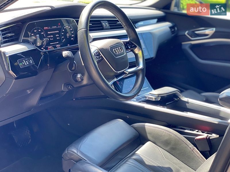Внедорожник / Кроссовер Audi e-tron 2019 в Киеве