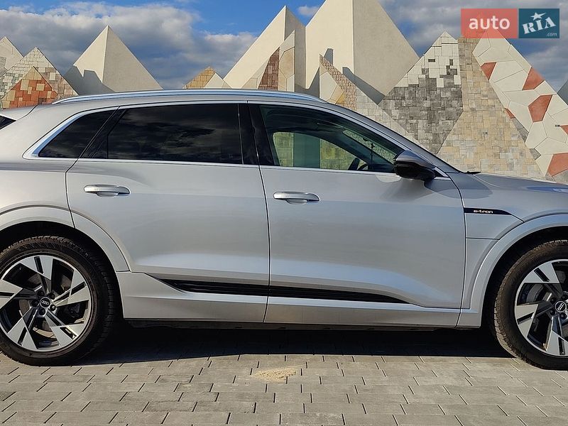 Внедорожник / Кроссовер Audi e-tron 2021 в Львове