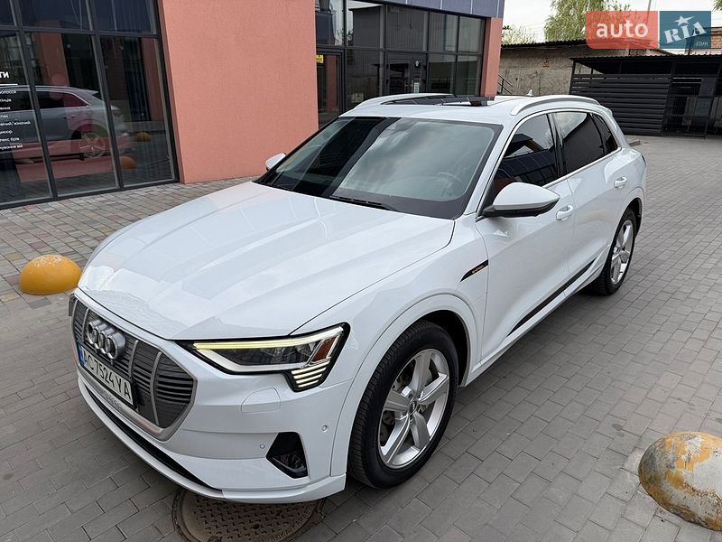 Позашляховик / Кросовер Audi e-tron 2019 в Володимирі