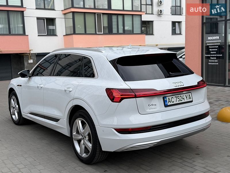 Позашляховик / Кросовер Audi e-tron 2019 в Володимирі