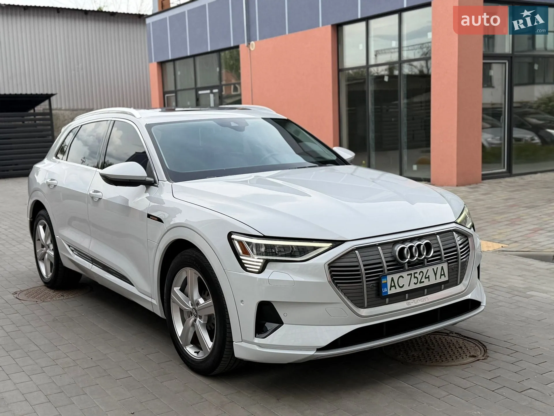 2019 Audi e-tron - мініатюра 28