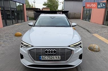 Позашляховик / Кросовер Audi e-tron 2019 в Володимирі