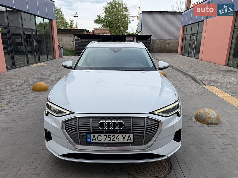 Позашляховик / Кросовер Audi e-tron 2019 в Володимирі