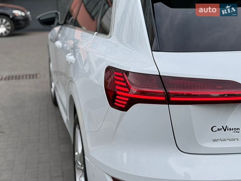 Позашляховик / Кросовер Audi e-tron 2019 в Володимирі