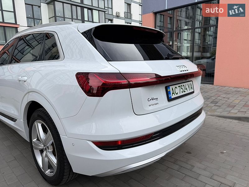 Позашляховик / Кросовер Audi e-tron 2019 в Володимирі