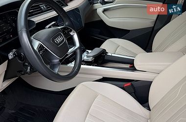 Позашляховик / Кросовер Audi e-tron 2019 в Володимирі
