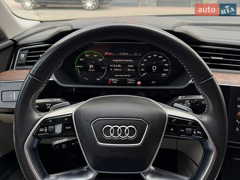 Позашляховик / Кросовер Audi e-tron 2019 в Володимирі