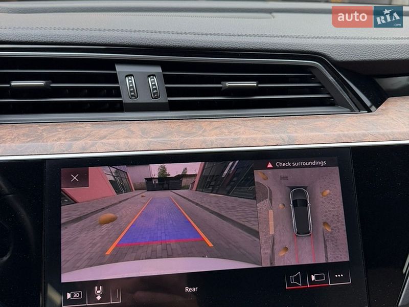 Позашляховик / Кросовер Audi e-tron 2019 в Володимирі