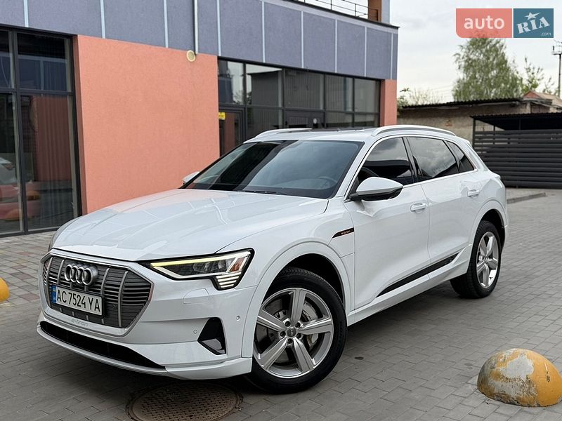 Позашляховик / Кросовер Audi e-tron 2019 в Володимирі