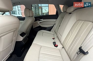 Позашляховик / Кросовер Audi e-tron 2019 в Володимирі