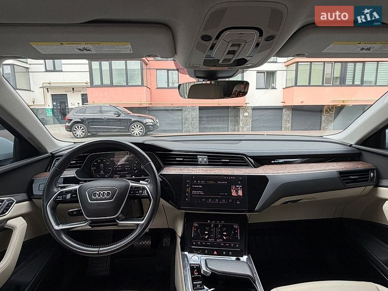Позашляховик / Кросовер Audi e-tron 2019 в Володимирі