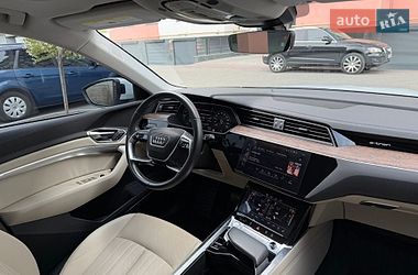 Позашляховик / Кросовер Audi e-tron 2019 в Володимирі