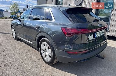 Позашляховик / Кросовер Audi e-tron 2019 в Тернополі