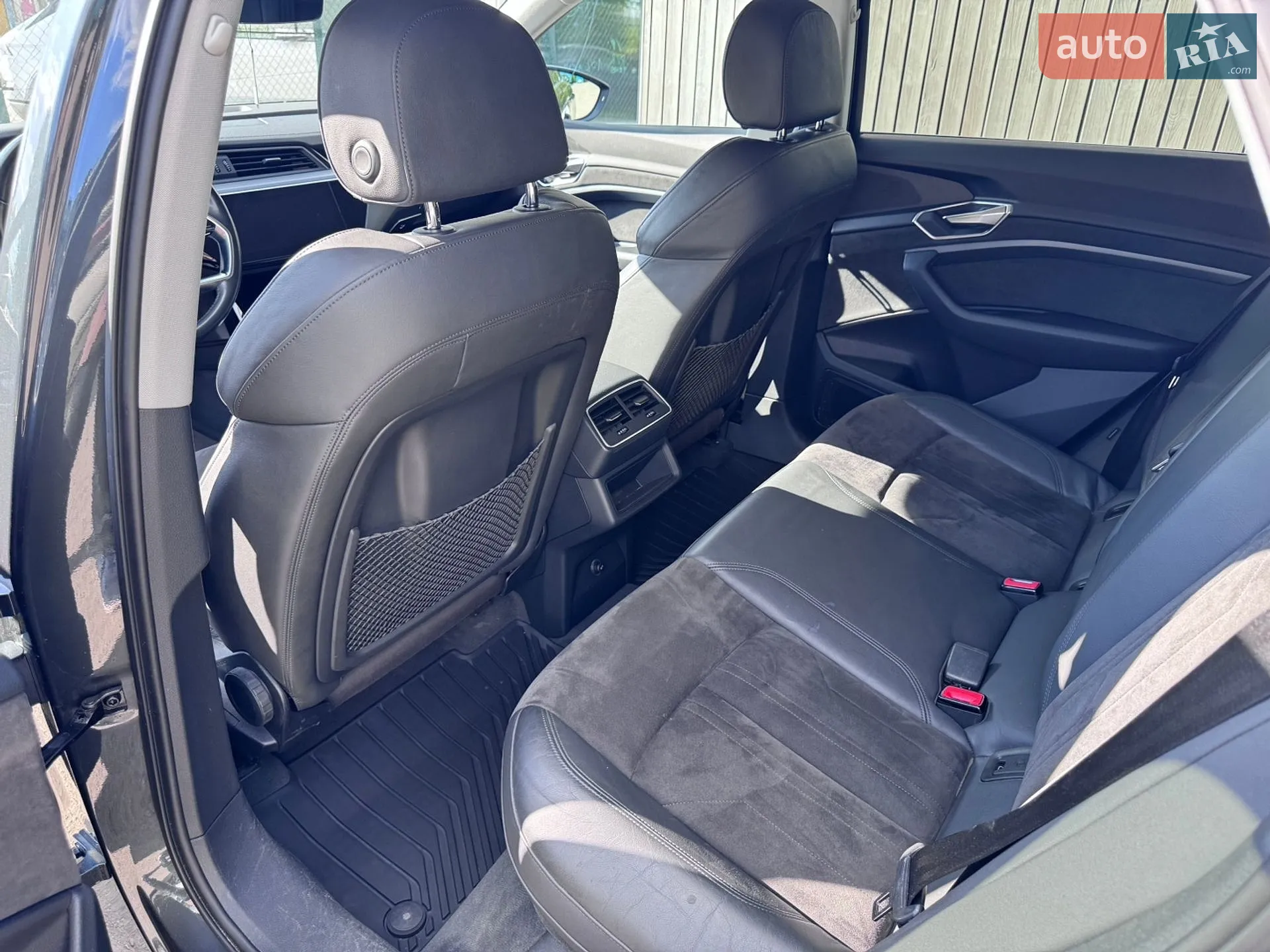 2019 Audi e-tron - мініатюра 10