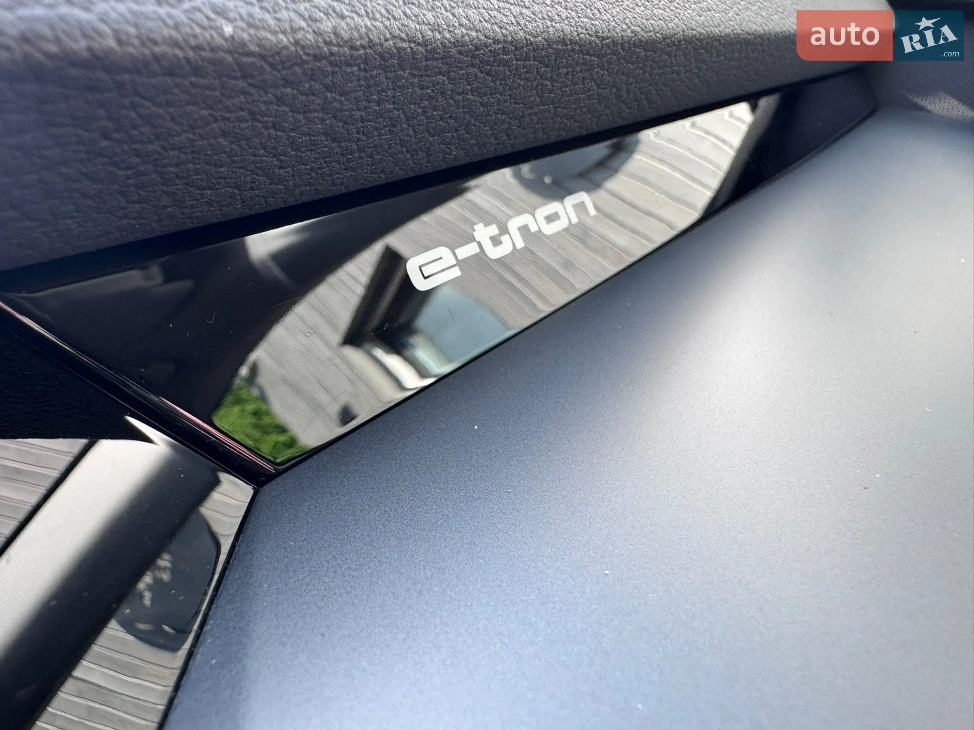 2019 Audi e-tron - мініатюра 14
