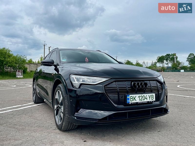 Audi e-tron 2021