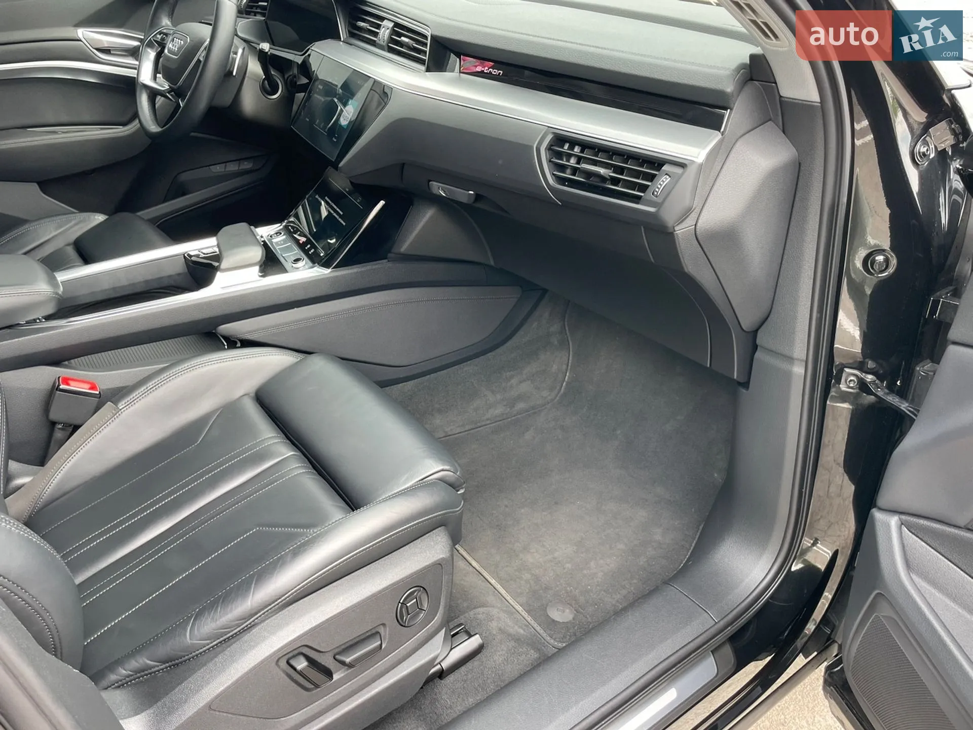 2021 Audi e-tron - мініатюра 29