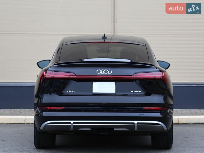 Внедорожник / Кроссовер Audi e-tron 2022 в Киеве