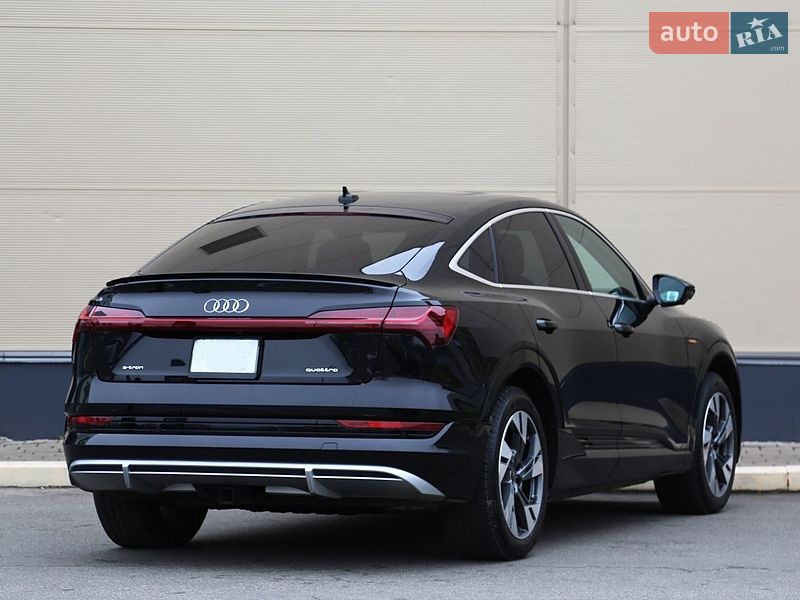 Внедорожник / Кроссовер Audi e-tron 2022 в Киеве
