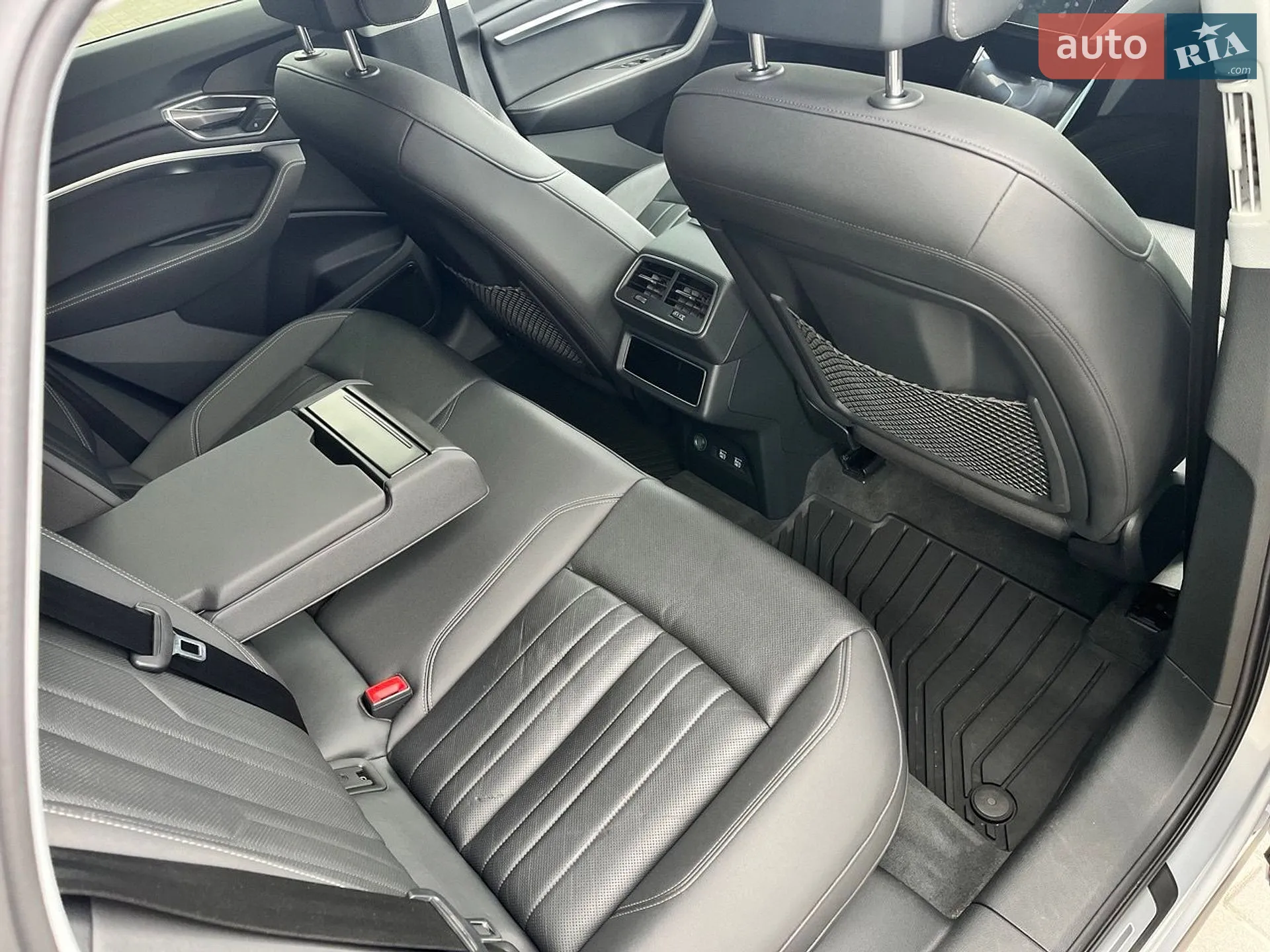 2019 Audi e-tron - мініатюра 7