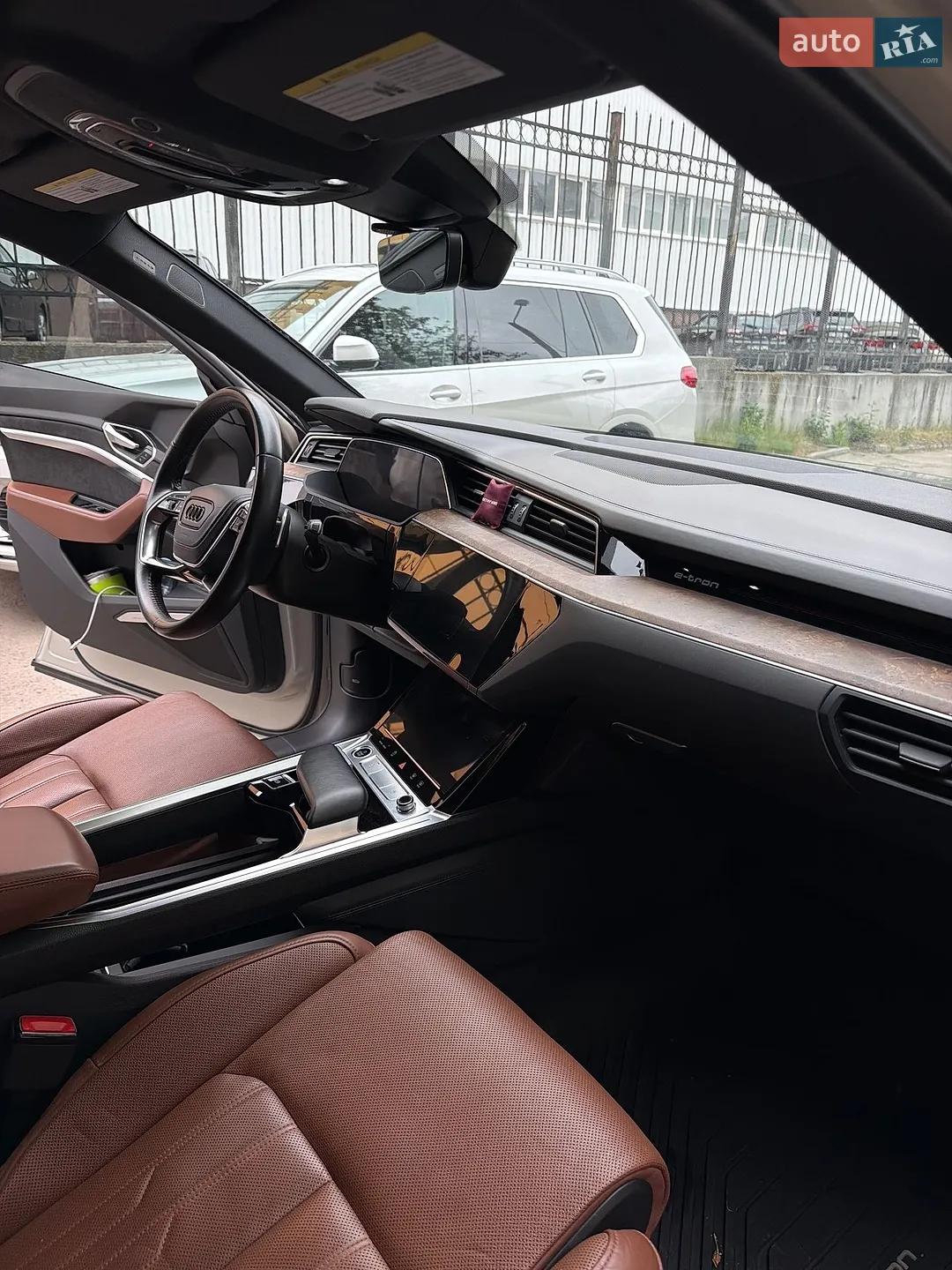 2021 Audi e-tron - мініатюра 12
