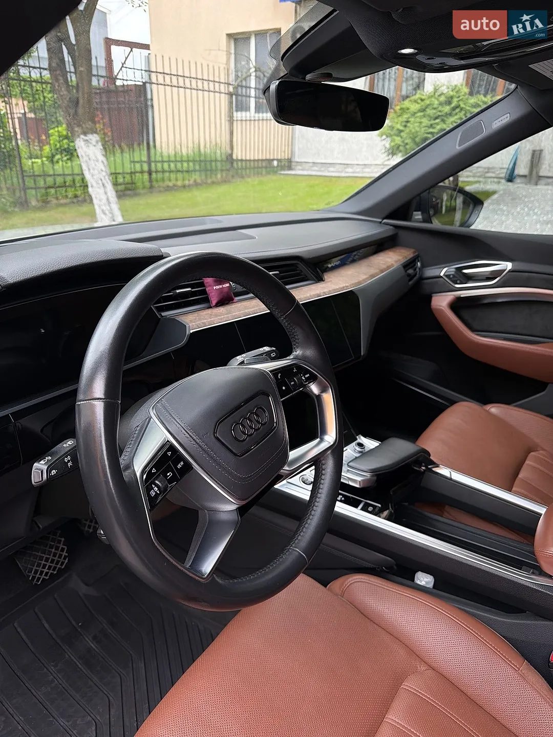 2021 Audi e-tron - мініатюра 8