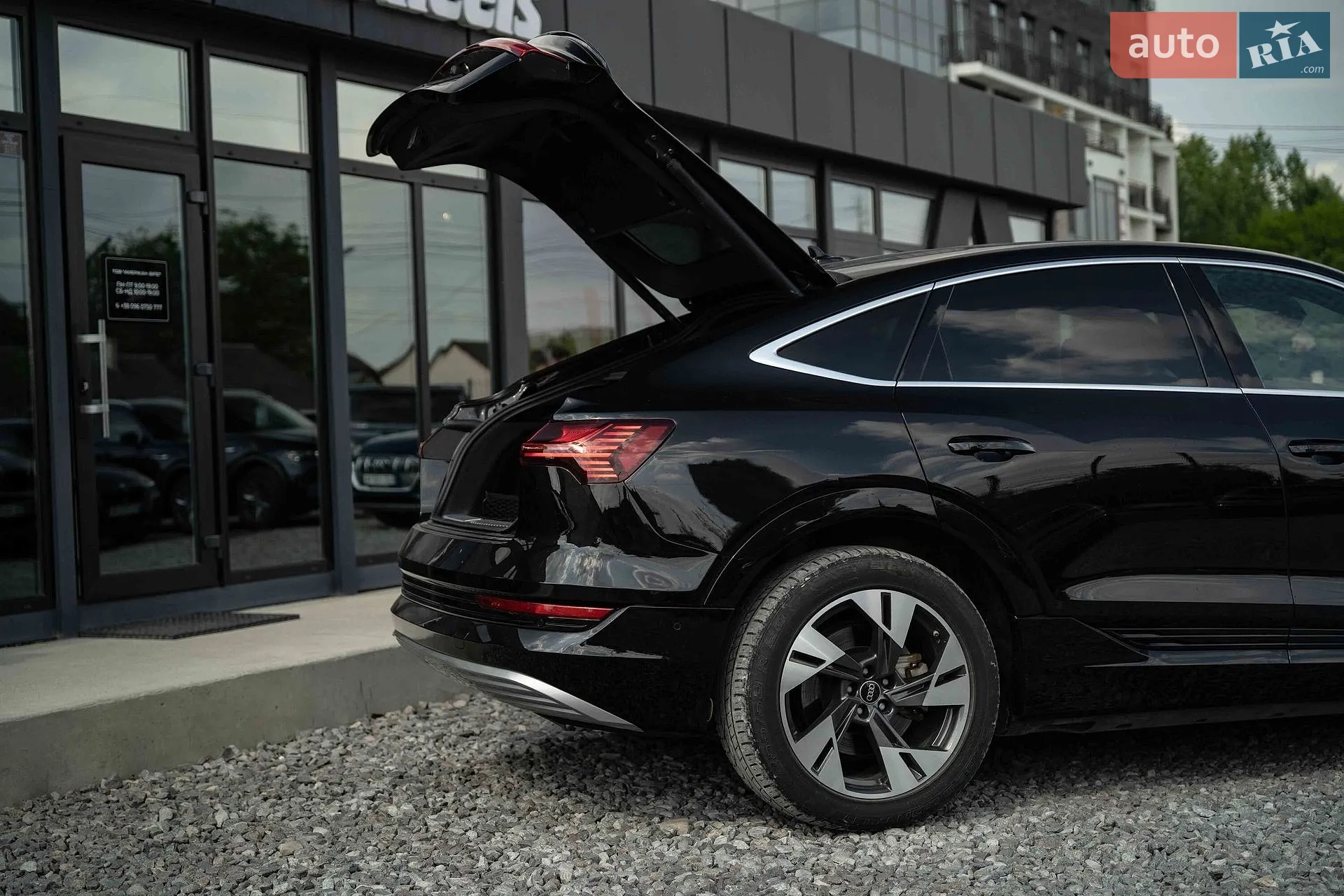 2022 Audi e-tron - мініатюра 8