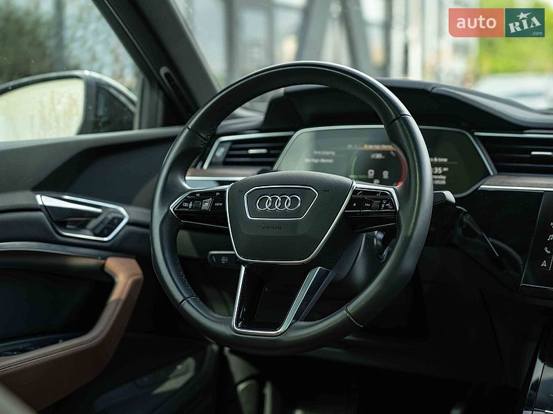 Внедорожник / Кроссовер Audi e-tron 2022 в Черновцах