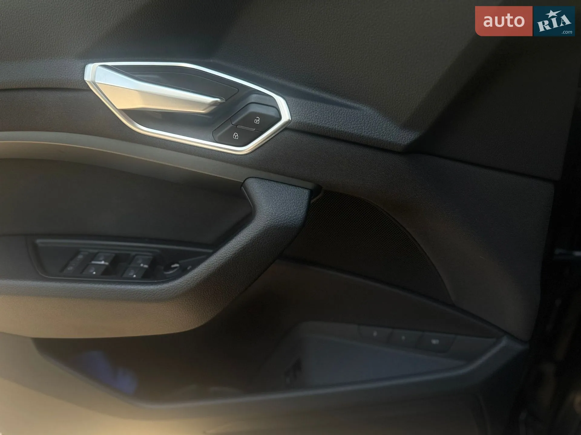 2020 Audi e-tron - мініатюра 22