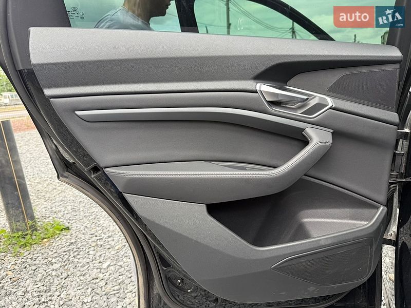 Внедорожник / Кроссовер Audi e-tron 2019 в Стрые