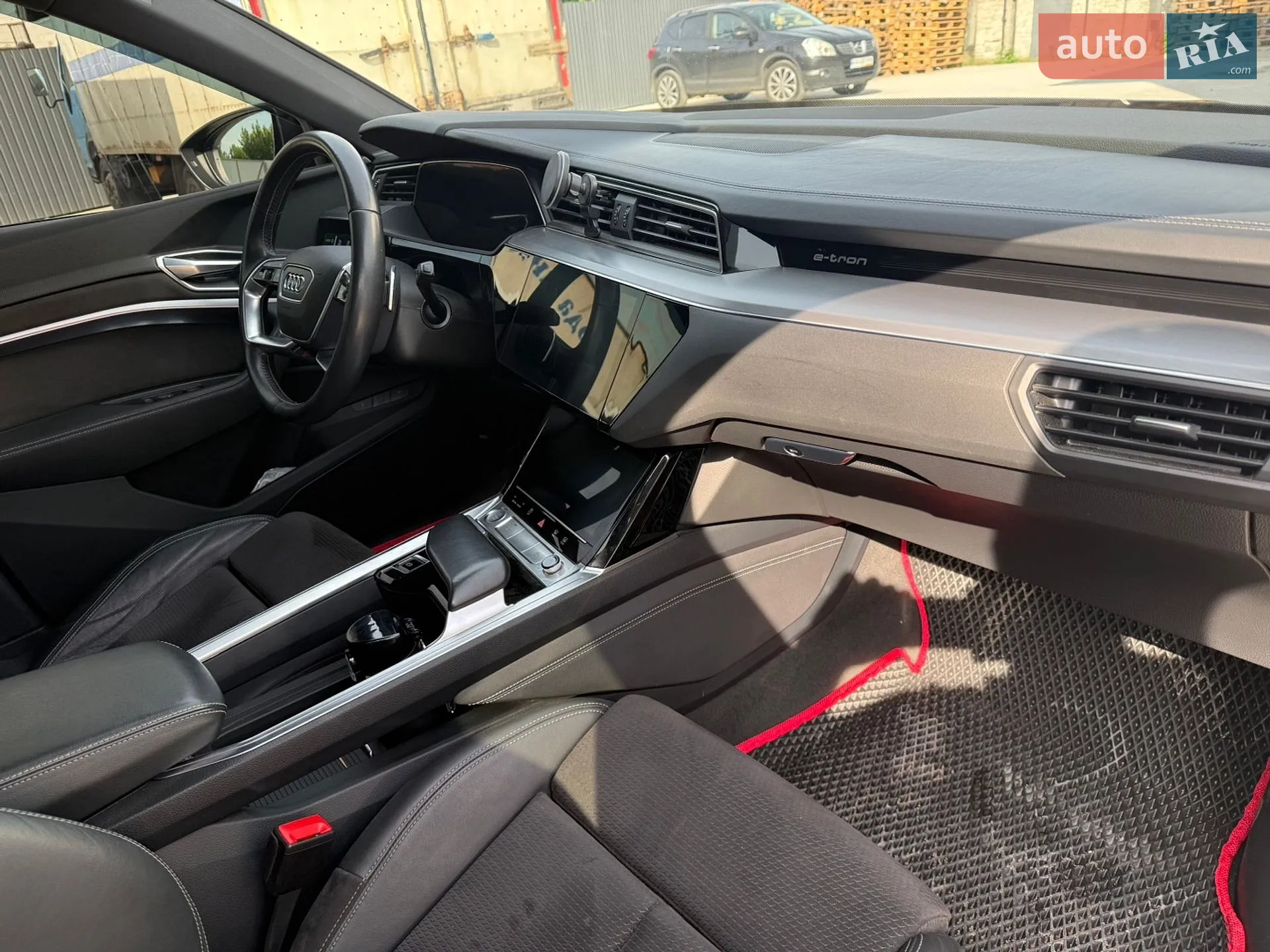 2019 Audi e-tron - мініатюра 7