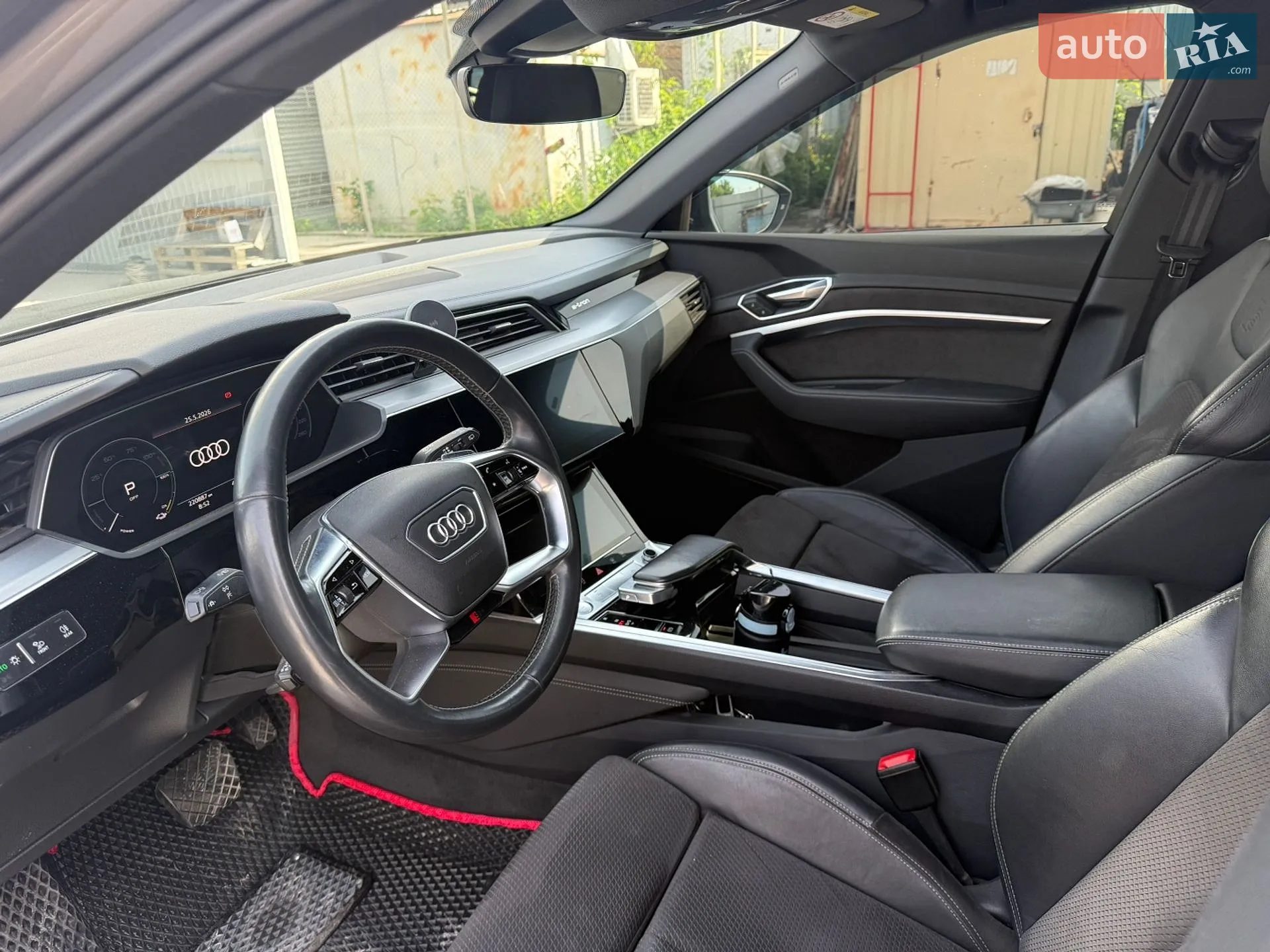 2019 Audi e-tron - мініатюра 25